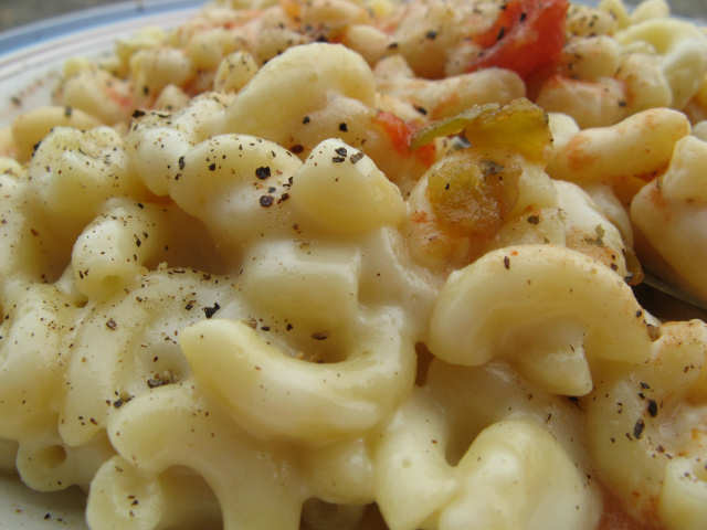 close up mac and cheese